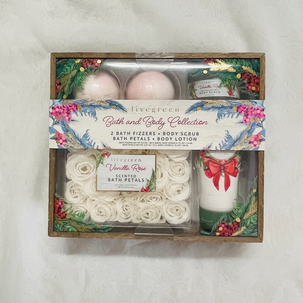 NWT Livegreen Vanilla Rose Bath and Body Collection Gift Set with Bath Petals